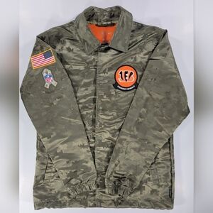 Nike Men’s Cincinnati Bengals Salute To Service Snap Lightweight Jacket Medium
